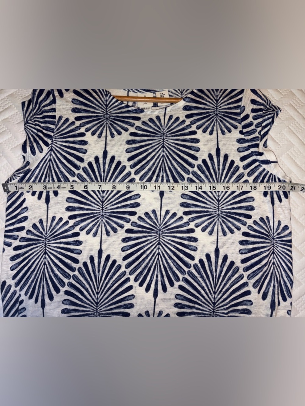 Joie | 100% Line Blue Floral Print Beach Short Sleeve Top - Picture 4 of 4
